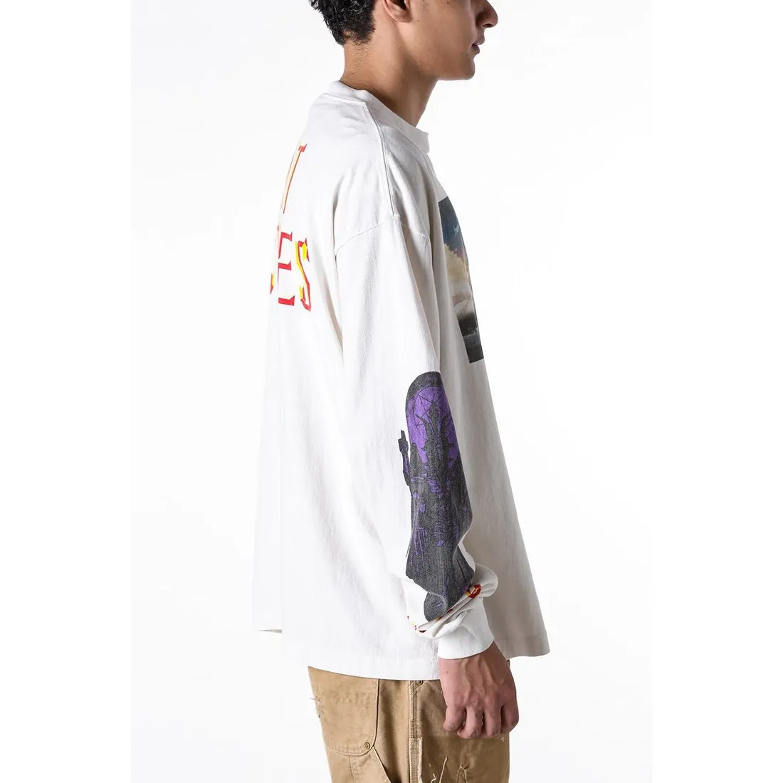 SAINT Mxxxxxx SAINT PICTURES L/S TEE/WHITE Columbia Pictures SAINT Goddess Long Sleeve Off-White S-XL Pays tribute to the Columbia Pictures Title Goddess. Full of fun. Ready-made clothes are washed. The texture is soaring. Authentic level printing is restored. Look for cylindrical seamless fabrics. It is almost meaningless if it is not a cylindrical fabric.